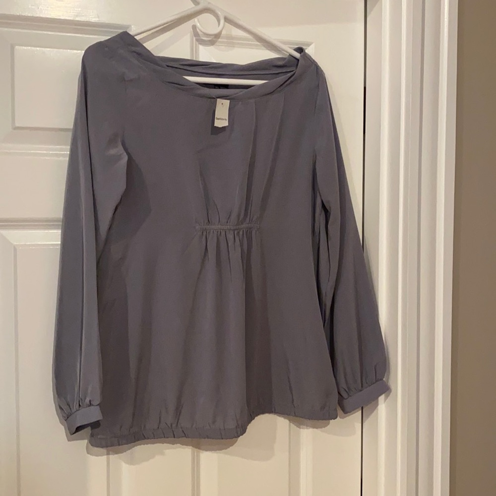 Gap maternity shirt
